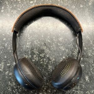 Skullcandy Grind Wireless Bluetooth on-ear headphones w/ mic, working, black tan